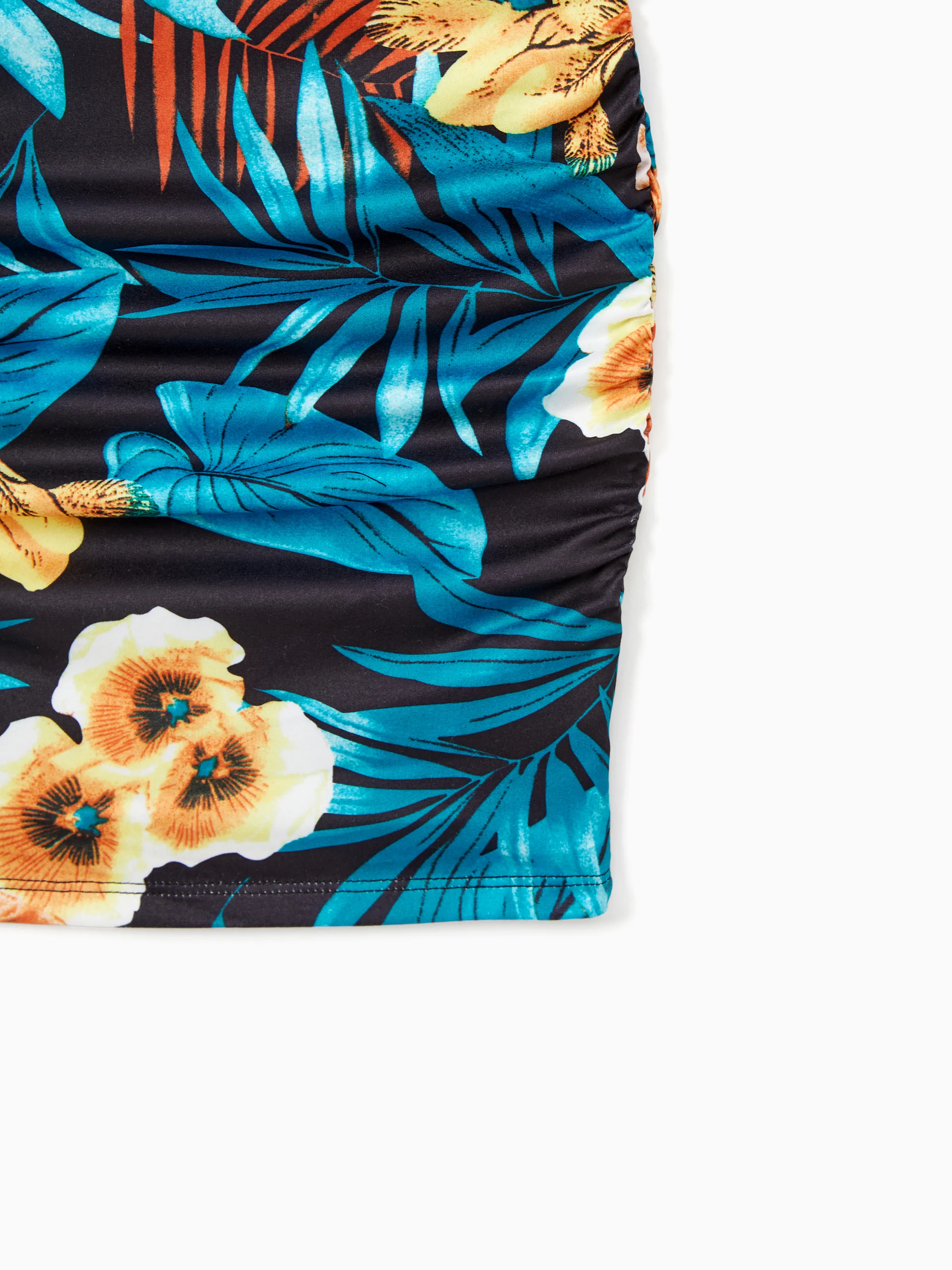 Family Matching Floral Panel T-shirt and Floral Ruched Drawstring Side Strap Dress Sets Black - Image 11